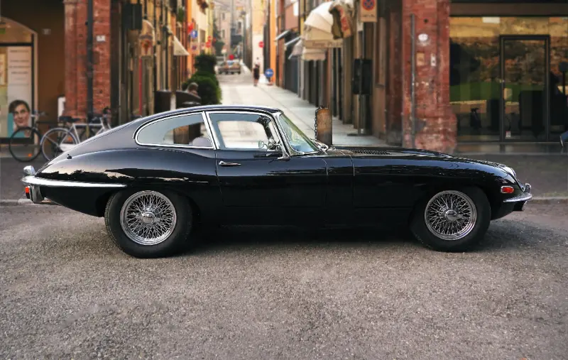 Luxury, Comfort And Craftsmanship - Reasons to Buy a Jaguar Car